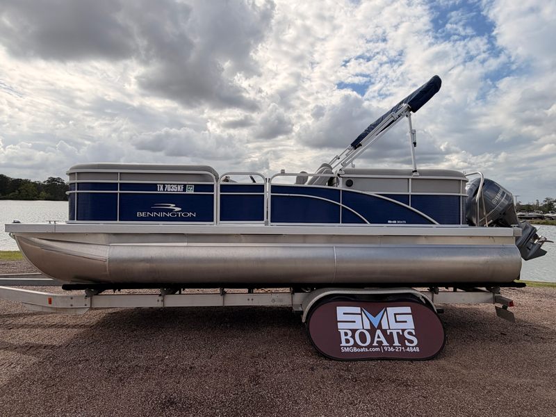 2022 Bennington 22 SVSR SPS