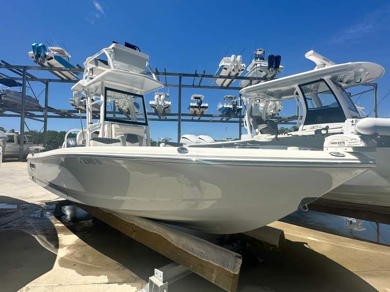 2022 Robalo 246 Cayman SD