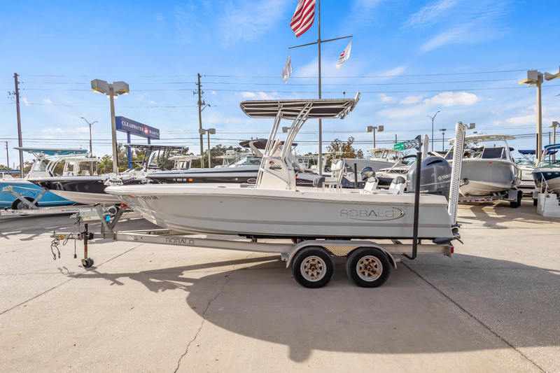 2019 Robalo 206 Cayman