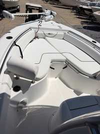 2017 Sea Hunt 225 Ultra