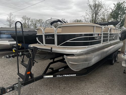 2017 Sun Tracker SPB 22 DLX