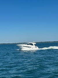 2021 Sea Ray Sundancer Coupe 350