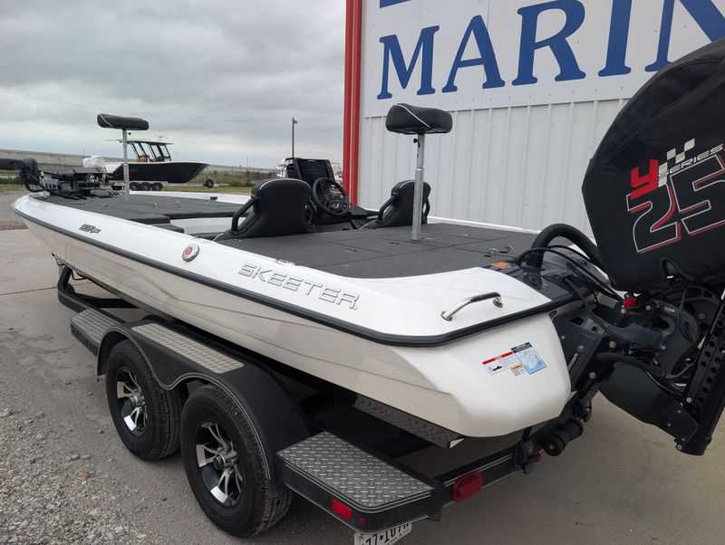 Boat Image 9